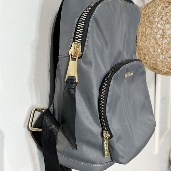 Roots 73 Chelsea Backpack - Picture 6 of 8